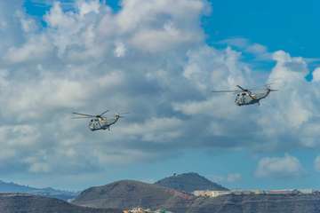 Cuatro países participan en ejercicios de desembarco frente a Las Canteras (Foto Antonio Rico)